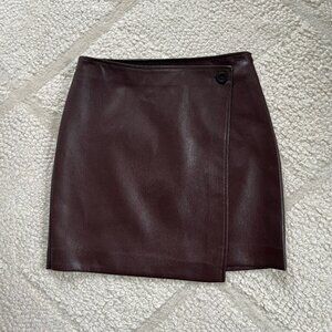 Aritzia Babaton "Vicinity Skirt"